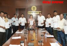 राजकीय पक्षांच्या उपस्थितीत मतदार याद्यांची प्रसिद्धी