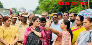 अधिकाऱ्यांच्या अनुपस्थितीमुळे खासदार प्रतिभा धानोरकर यांनी रद्द केली रस्ता सुरक्षा बैठक* *दांडी बहाद्दर अधिकाऱ्यांना ‘कारणे दाखवा नोटीस’ बजावण्याचे आदेश* *’सरप्राईज व्हिजिट’मध्ये वाहतूक पोलिसांचे पितळ उघडे*
